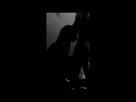 secrétaire dois boire la pisse