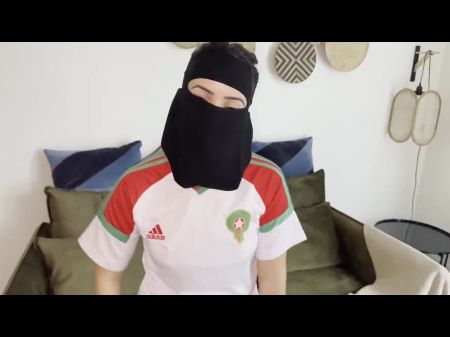 hijab footjob
