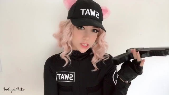 femelle agent lesbian