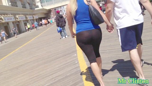 candid asshole leggings